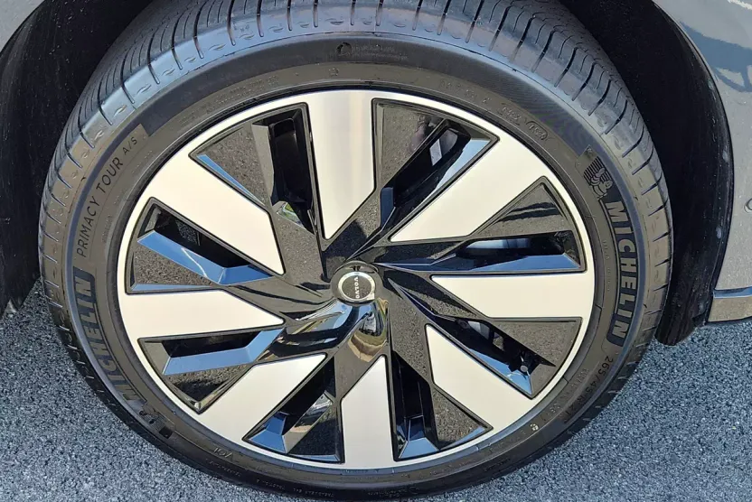 2025 Volvo EX90 Twin Motor Performance Plus photo 1