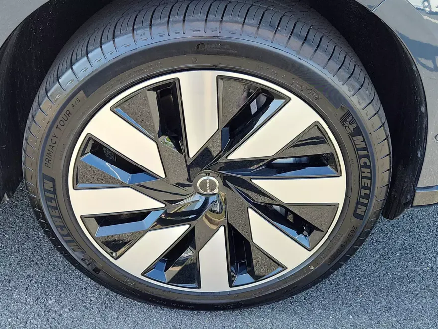 2025 Volvo EX90 Twin Motor Performance Plus photo 1