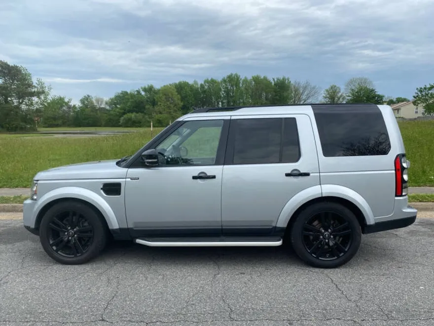 2016 Land Rover LR4 HSE photo 1