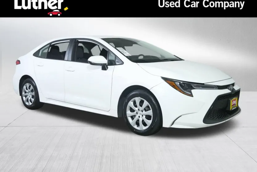2022 Toyota Corolla LE photo 1