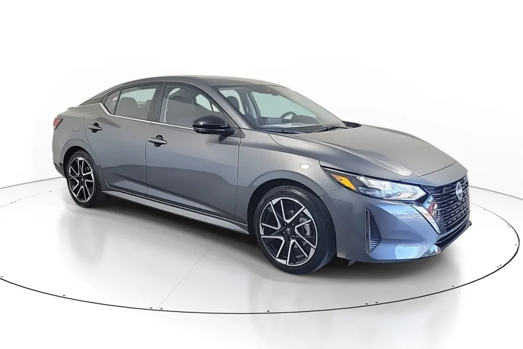 2025 Nissan Sentra SR photo 1
