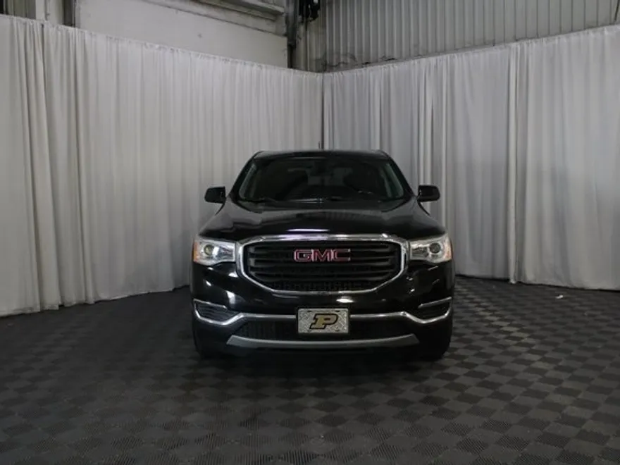 2017 Gmc Acadia SLE photo 1