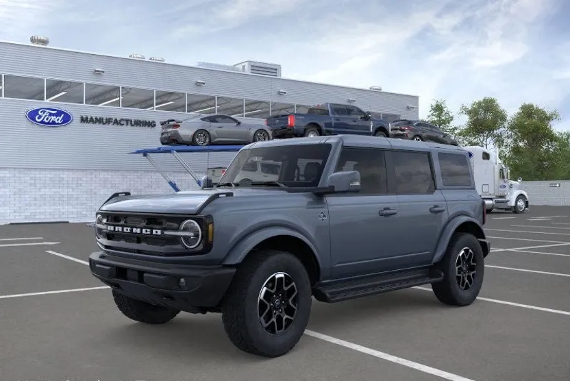 2025 Ford Bronco Outer Banks photo 1