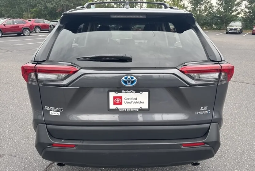 2021 Toyota RAV4 Hybrid LE photo 1