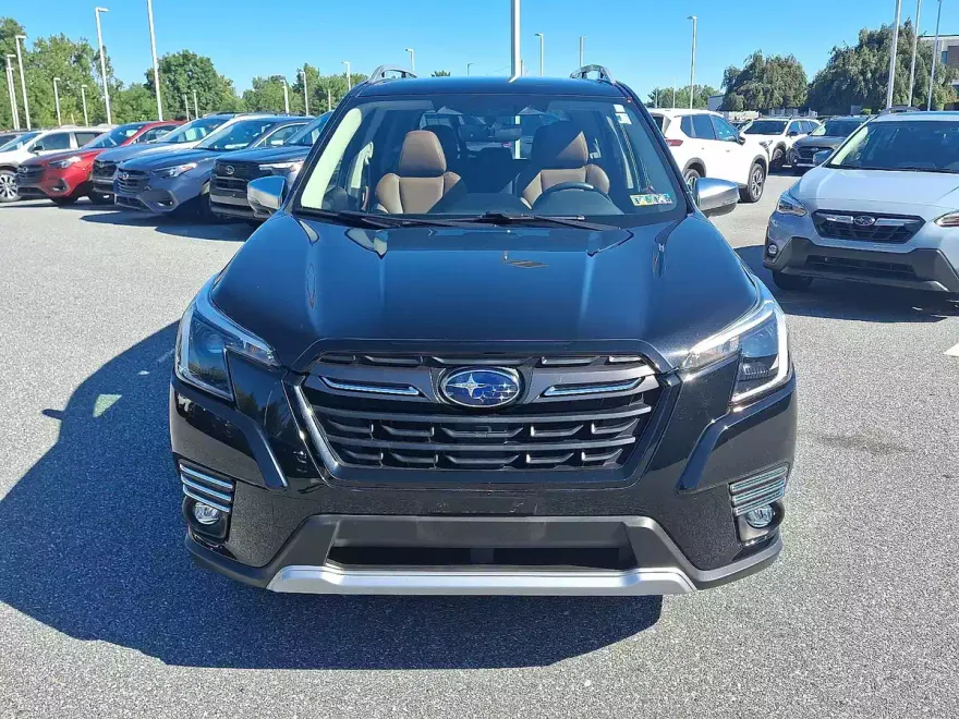 2022 Subaru Forester Touring photo 1