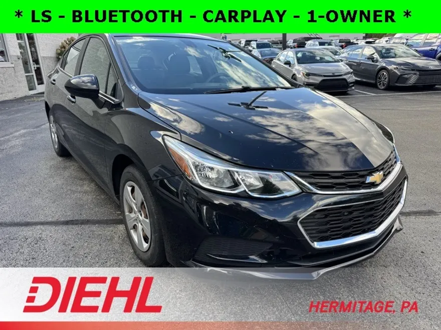 2017 Chevrolet Cruze LS photo 1
