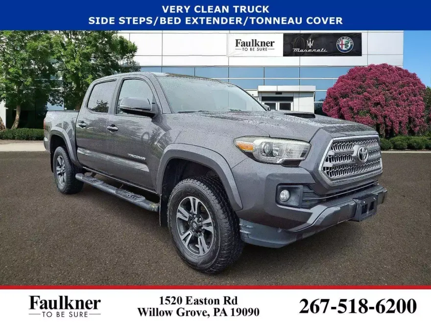2016 Toyota Tacoma TRD Sport photo 1