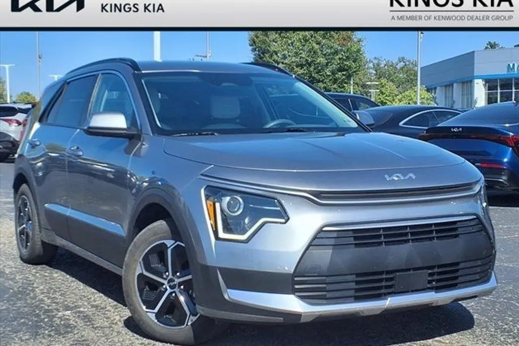 2023 Kia Niro EX photo 1