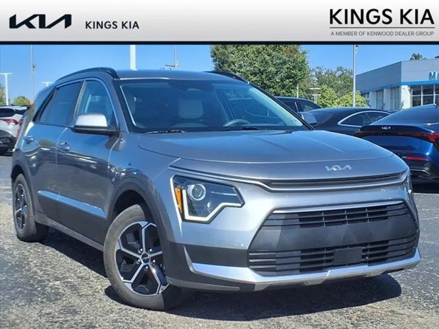 2023 Kia Niro EX photo 1