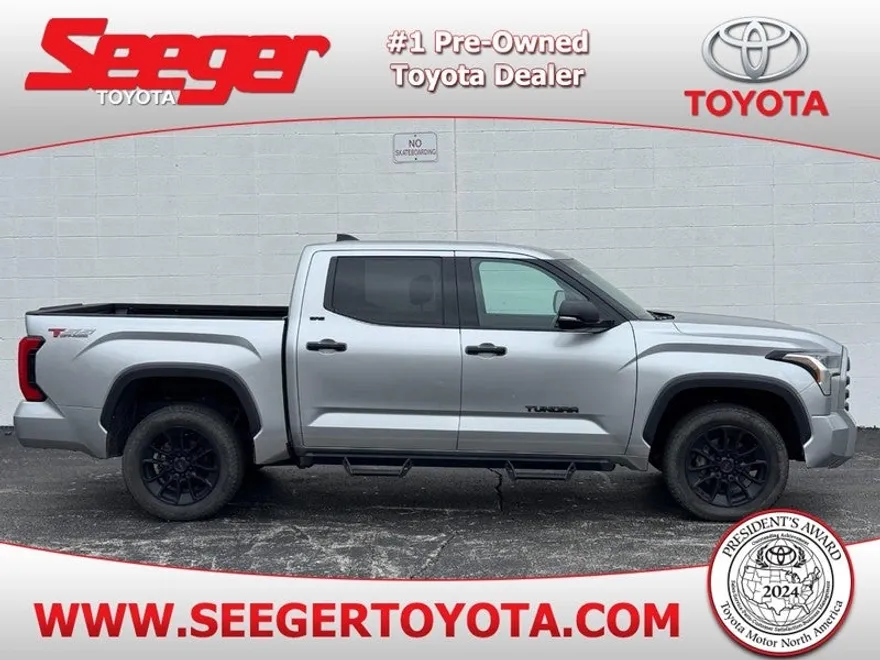 2023 Toyota Tundra SR5 CrewMax photo 1