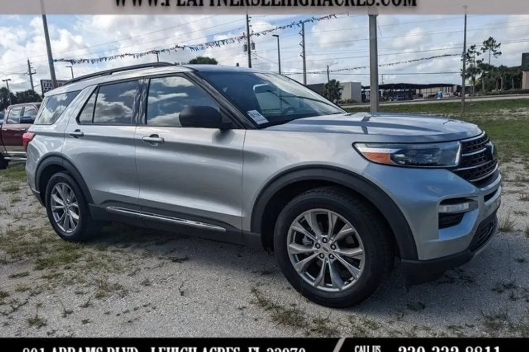 2020 Ford Explorer XLT photo 1