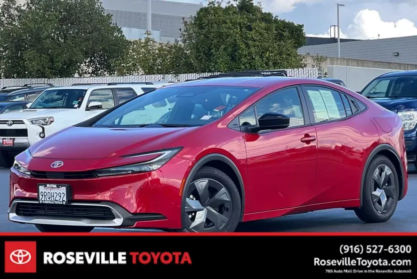 2024 Toyota Prius Prime SE photo 1