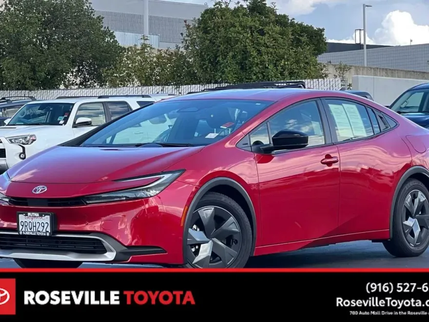 2024 Toyota Prius Prime SE photo 1