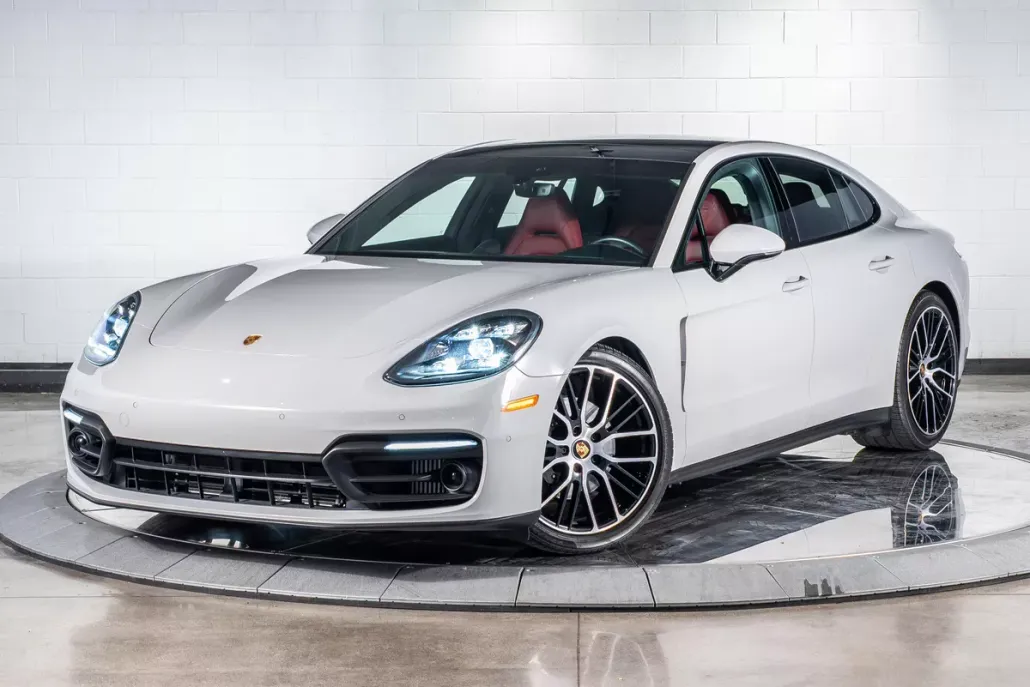 2023 Porsche Panamera Platinum photo 1