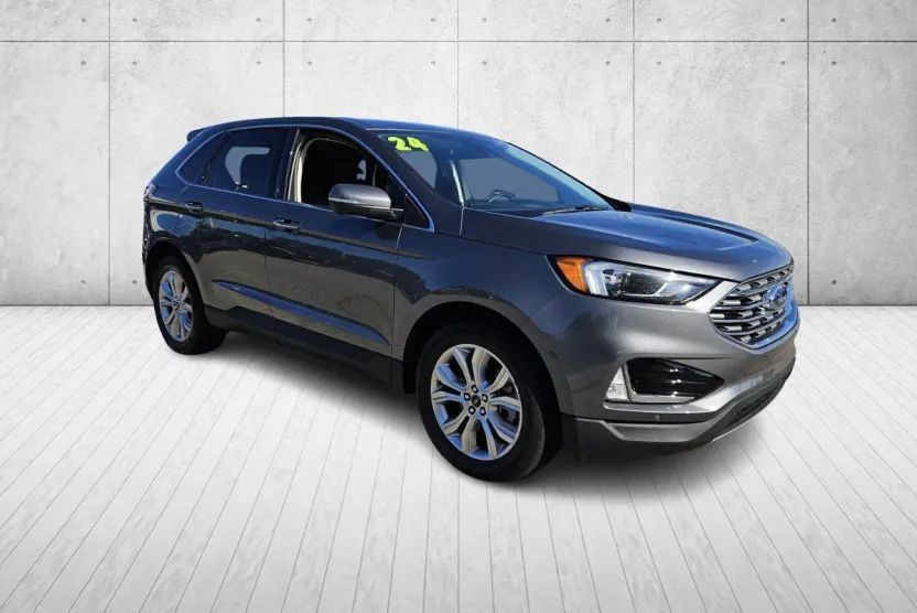 2024 Ford Edge Titanium photo 1