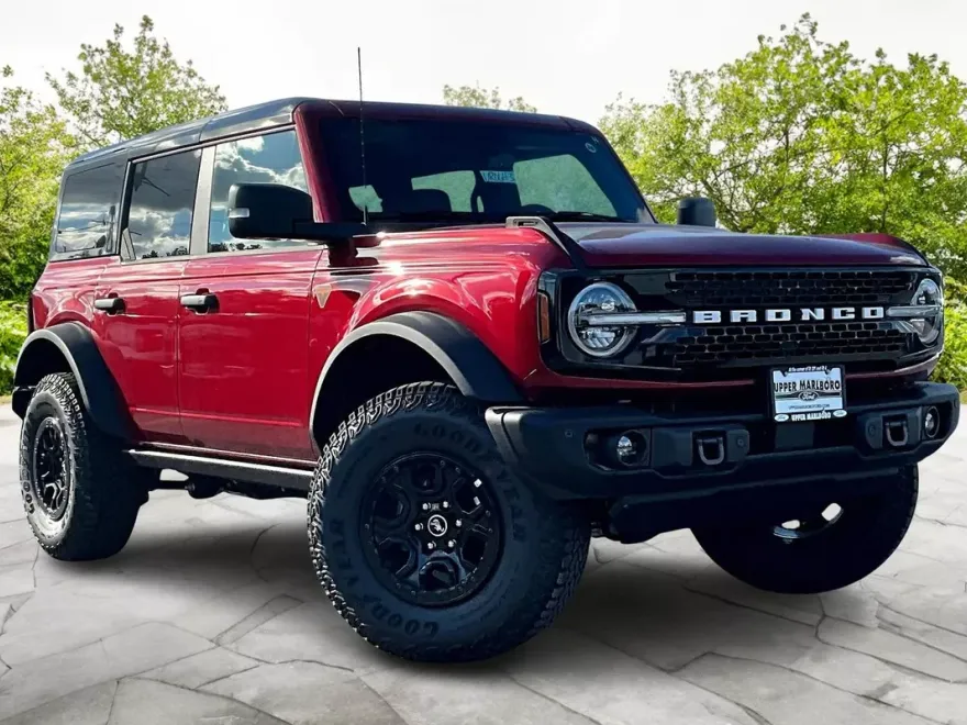 2025 Ford Bronco Badlands photo 1