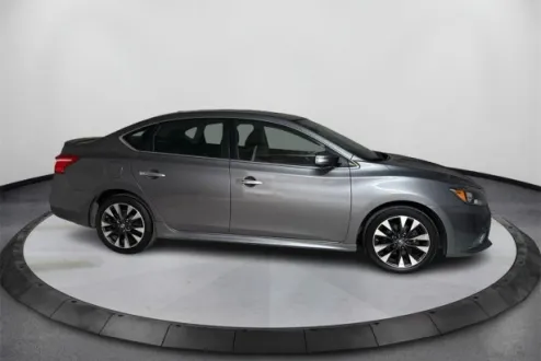 2016 Nissan Sentra SR photo 3