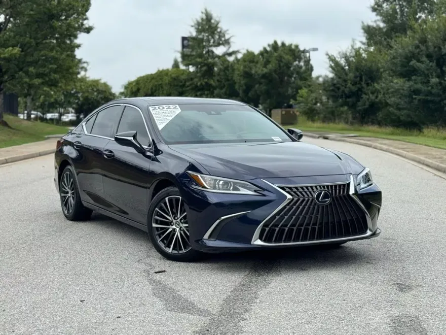 2022 Lexus ES 300h photo 1