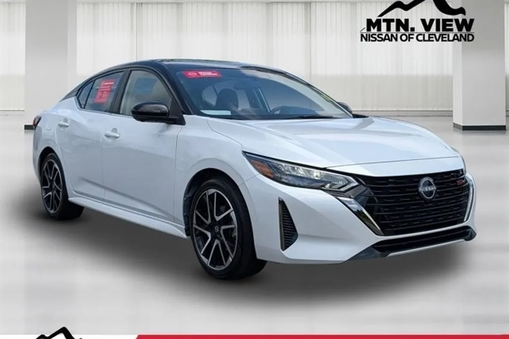 2024 Nissan Sentra SR photo 1