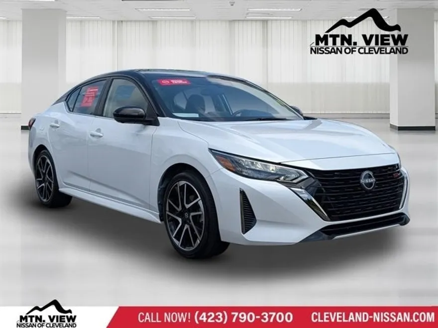 2024 Nissan Sentra SR photo 1