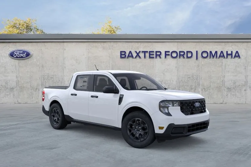 2025 Ford Maverick XLT photo 1