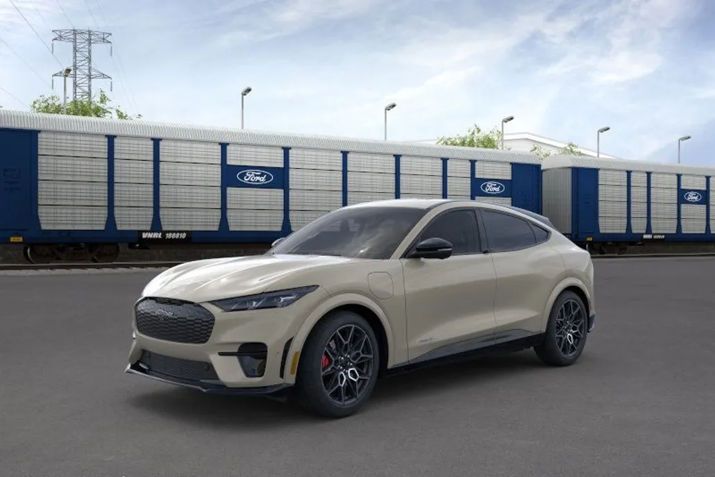 2025 Ford Mustang Mach-E GT photo 1