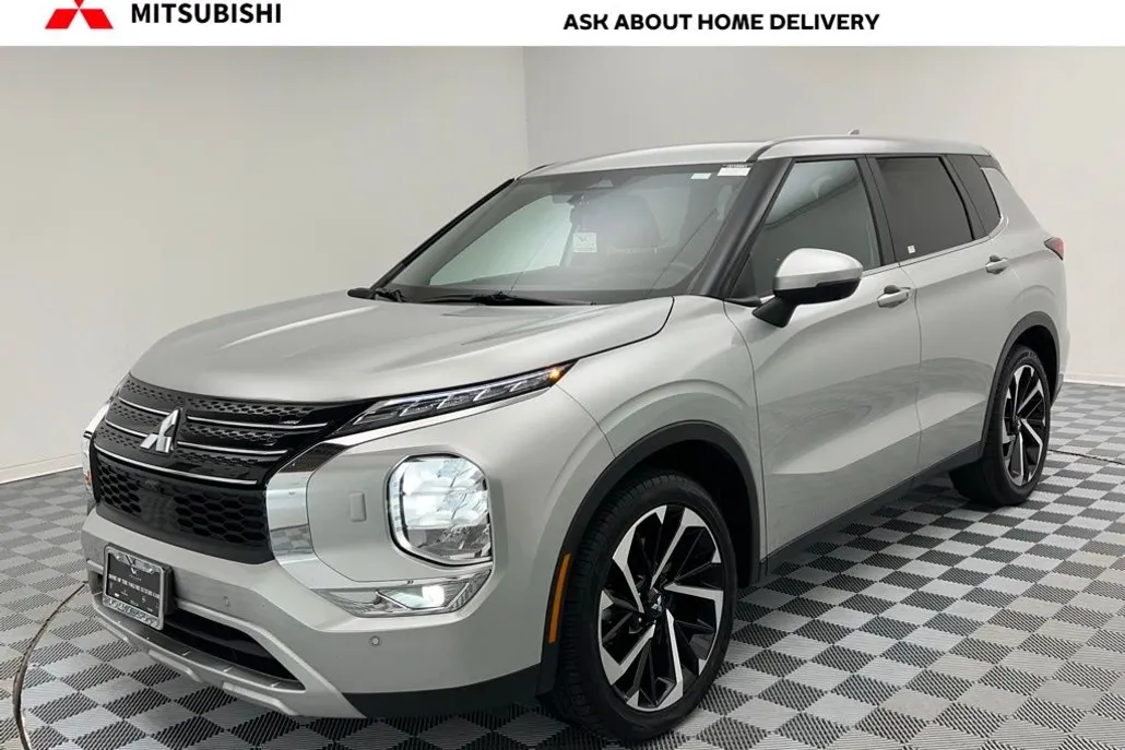2024 Mitsubishi Outlander SE S-AWC photo 1