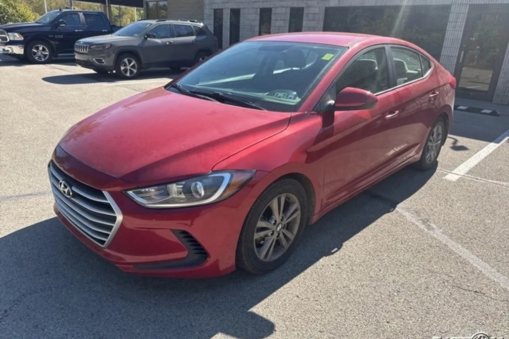 2018 Hyundai Elantra SEL photo 1