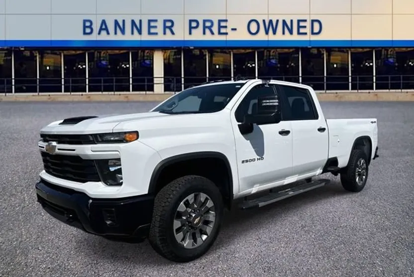 2024 Chevrolet Silverado 2500HD Custom photo 1