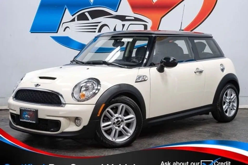 2011 Mini Cooper Hardtop S photo 1