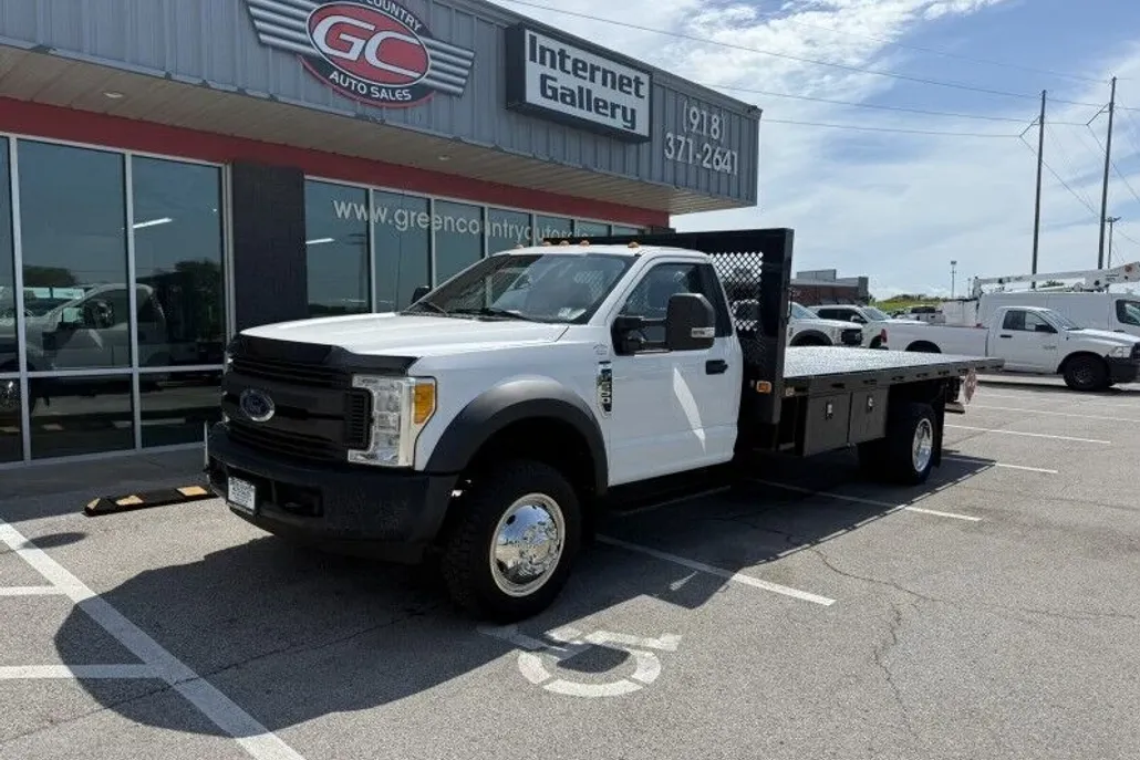 2017 Ford F-550 XL photo 1