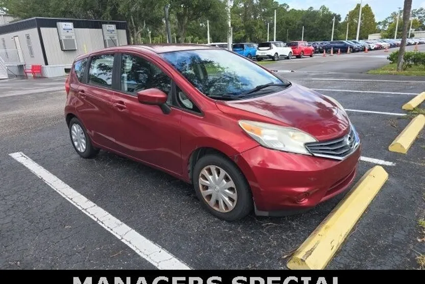 2016 Nissan Versa Note SV photo 1
