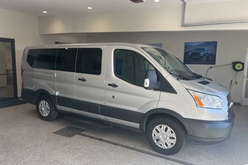 2017 Ford Transit photo 1