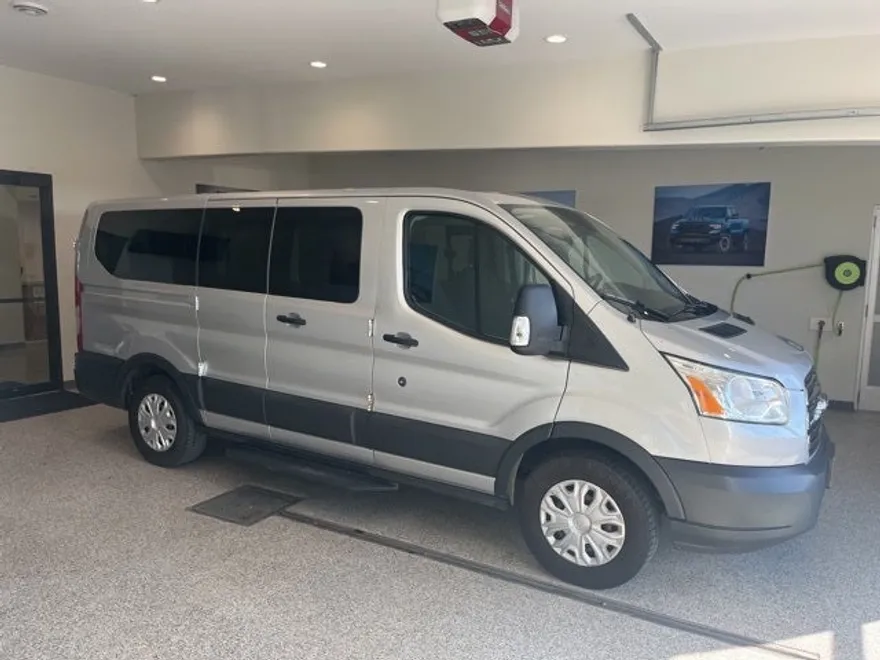2017 Ford Transit photo 1