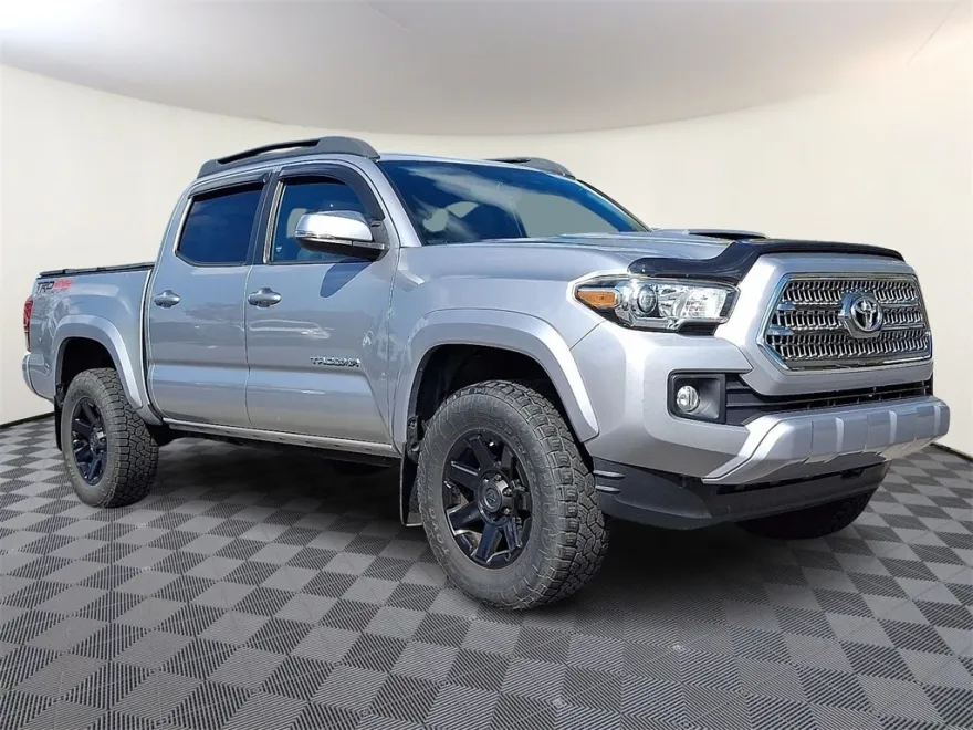 2016 Toyota Tacoma SR photo 1