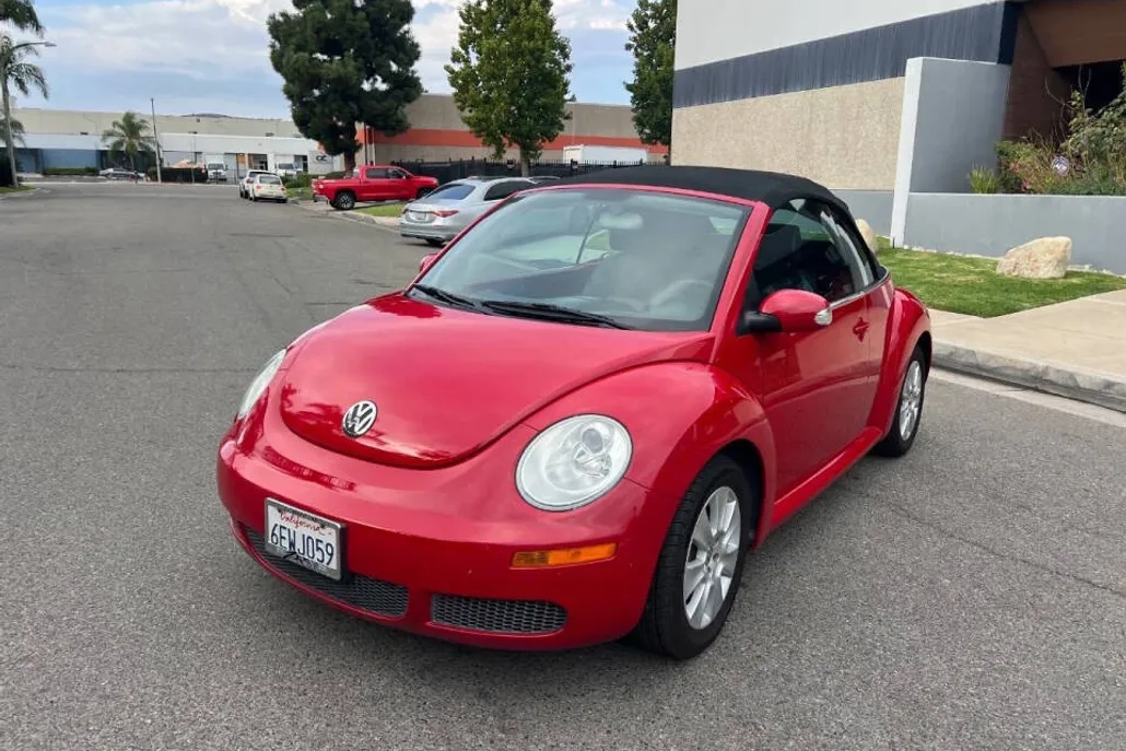2008 Volkswagen Beetle S photo 1