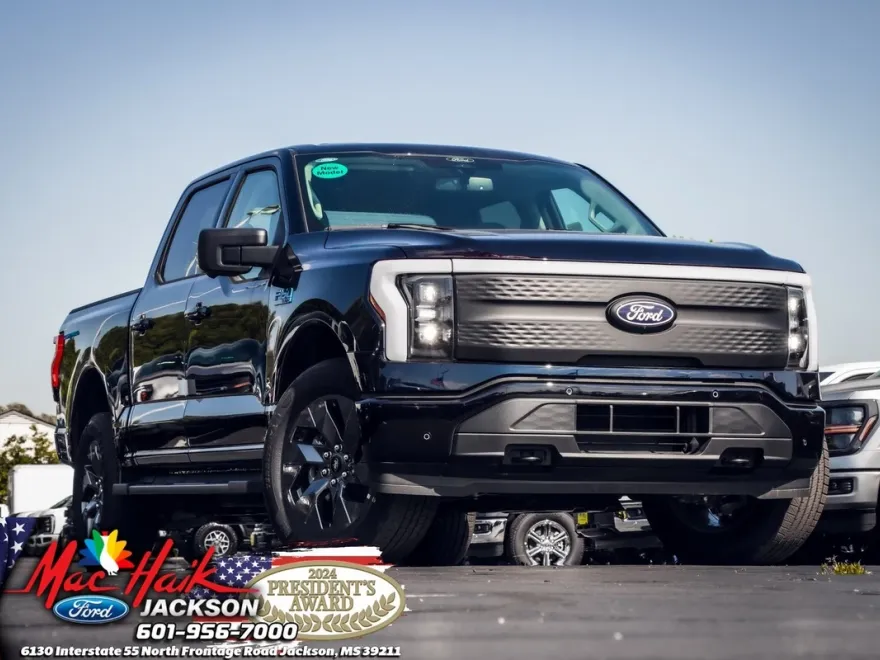 2025 Ford F-150 Lightning photo 1