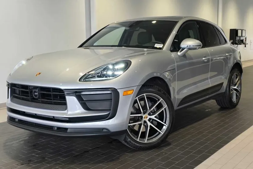 2024 Porsche Macan Base photo 1