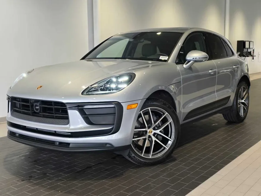 2024 Porsche Macan Base photo 1