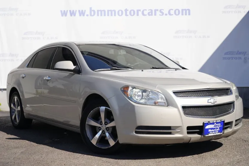 2012 Chevrolet Malibu 1LT photo 1