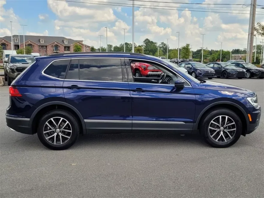 2021 Volkswagen Tiguan SE photo 1