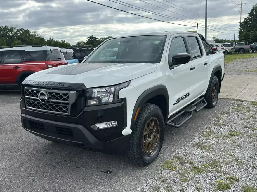 2024 Nissan Frontier Crew Cab SV photo 1