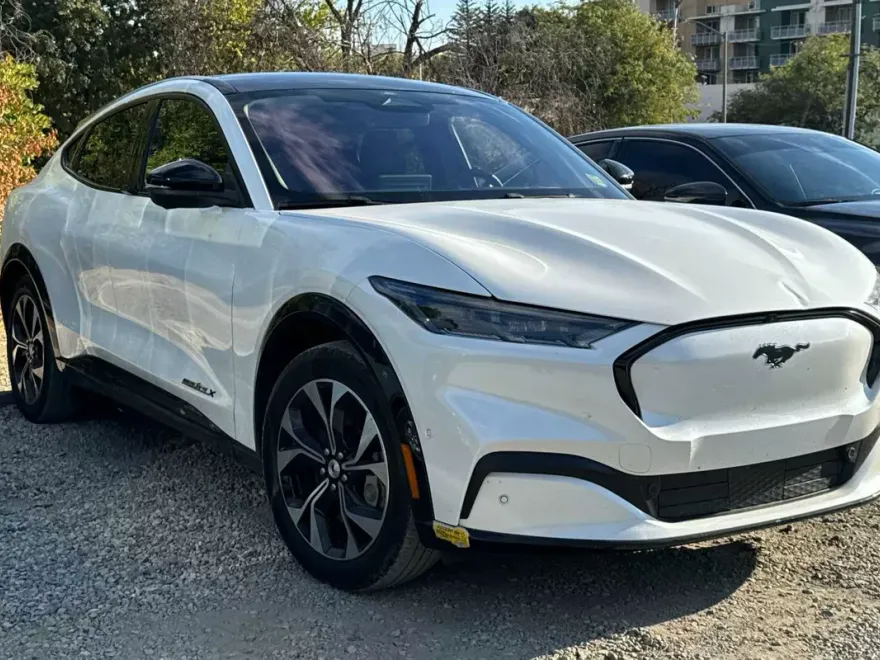2022 Ford Mustang Mach 1 Premium photo 1