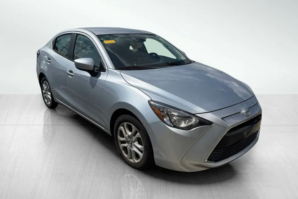 2017 Toyota Yaris iA Base photo 1
