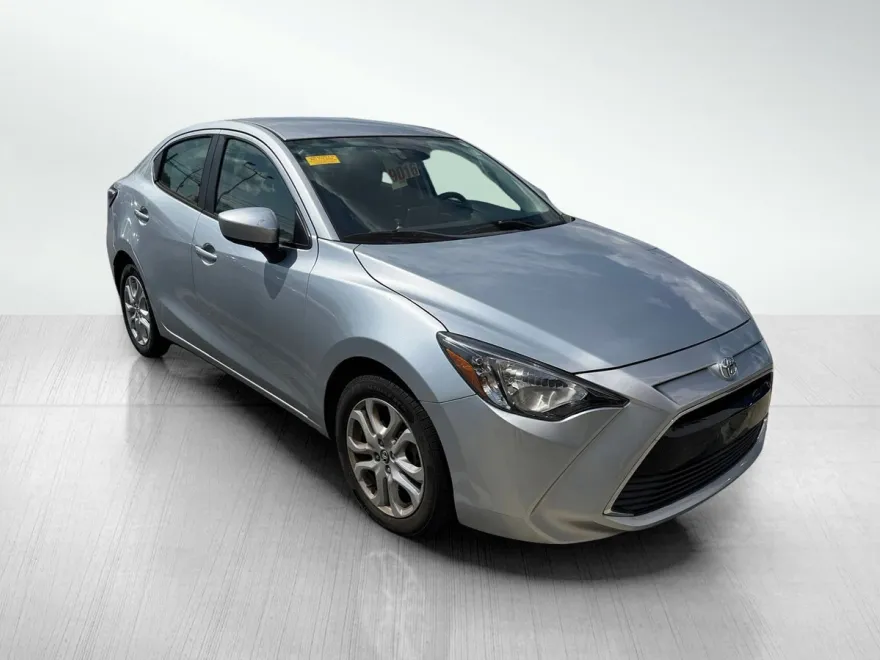2017 Toyota Yaris iA Base photo 1