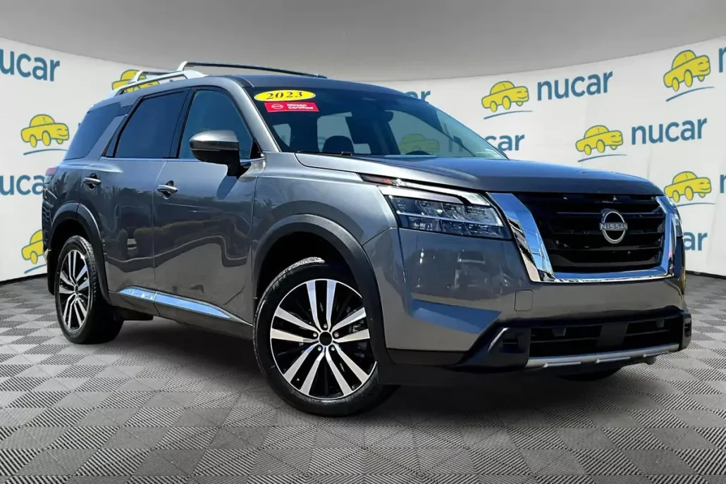 2023 Nissan Pathfinder Platinum photo 1