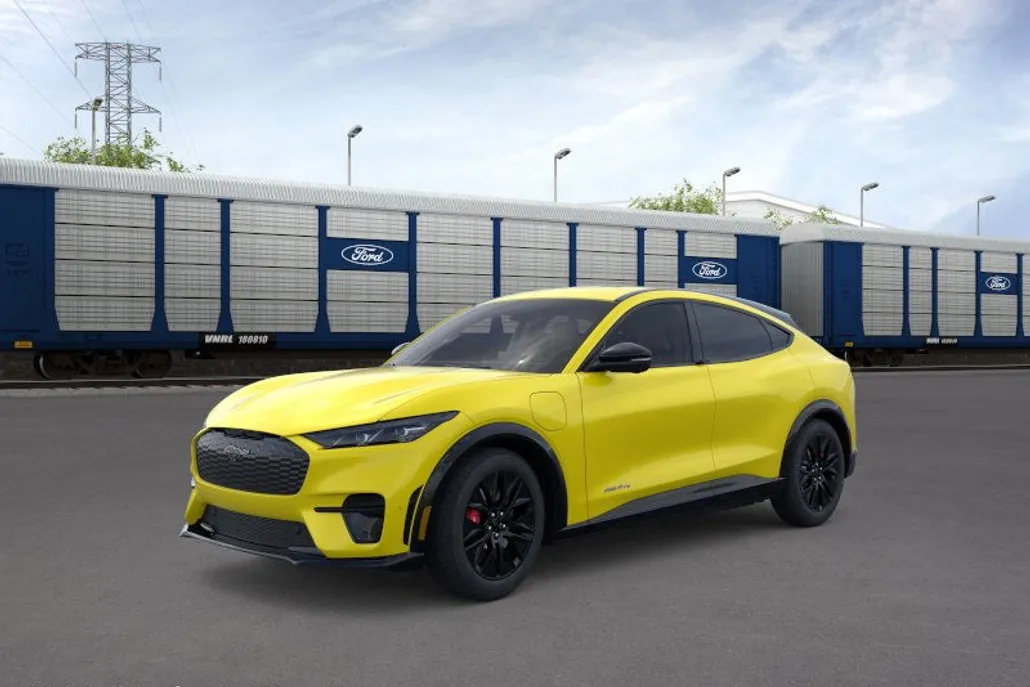 2025 Ford Mustang Mach-E Premium photo 1