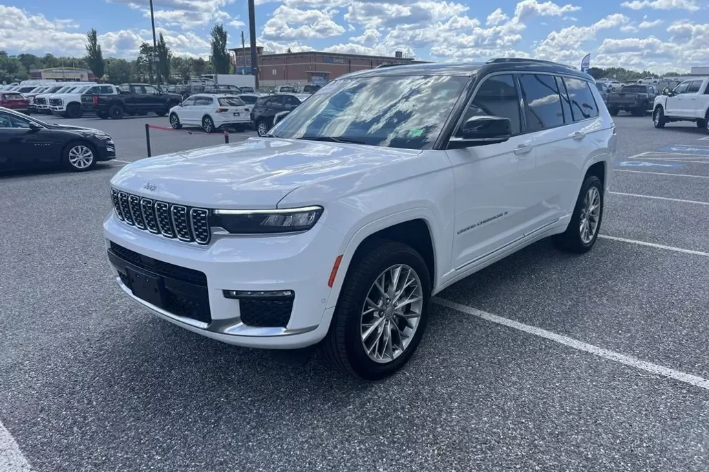 2024 Jeep Grand Cherokee L Summit photo 1
