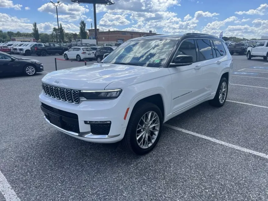 2024 Jeep Grand Cherokee L Summit photo 1