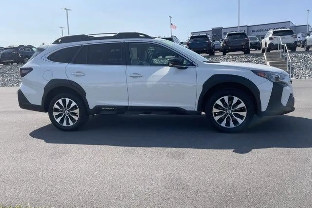 2024 Subaru Outback Limited XT photo 1